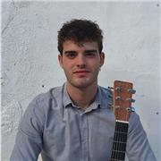 Graduado en el conservatorio profesional de música ofrece clases dinámicas y adaptadas